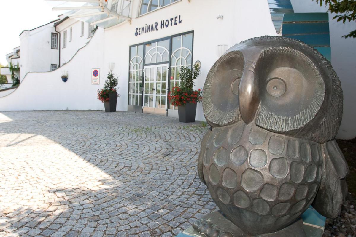 Seminarhotel Goettlesbrunn Exterior photo